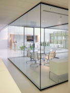 Hill Spink Limited London: Elegantný dizajn so skutočným prehľadom