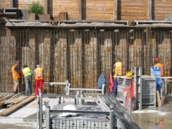 Stavebné firmy ohrozujú najmä neplatiči a nestabilná legislatíva