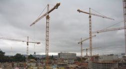 Zákaziek na stavebné práce medziročne ubudlo o tretinu