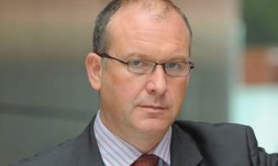 Josef Kotrba (Deloitte) o černých brýlích a černých i bílých labutích