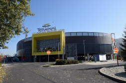 Výstavba nákupných centier mierne poklesla a však plánovaná výstavba bude naďalej rozsiahla